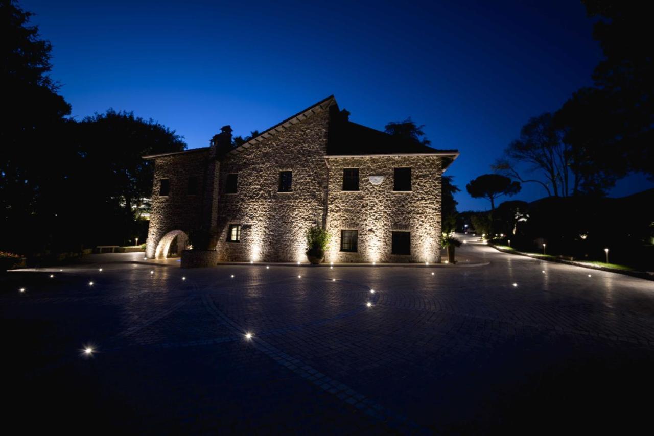 Antico Borgo Molino 7Cento Vicino Ai Giardini Di Ninfa Hotel Cori Bagian luar foto