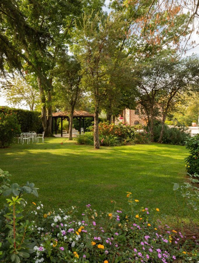 Antico Borgo Molino 7Cento Vicino Ai Giardini Di Ninfa Hotel Cori Bagian luar foto