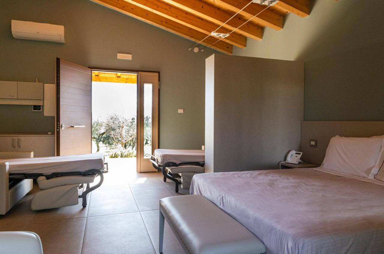 Antico Borgo Molino 7Cento Vicino Ai Giardini Di Ninfa Hotel Cori Bagian luar foto